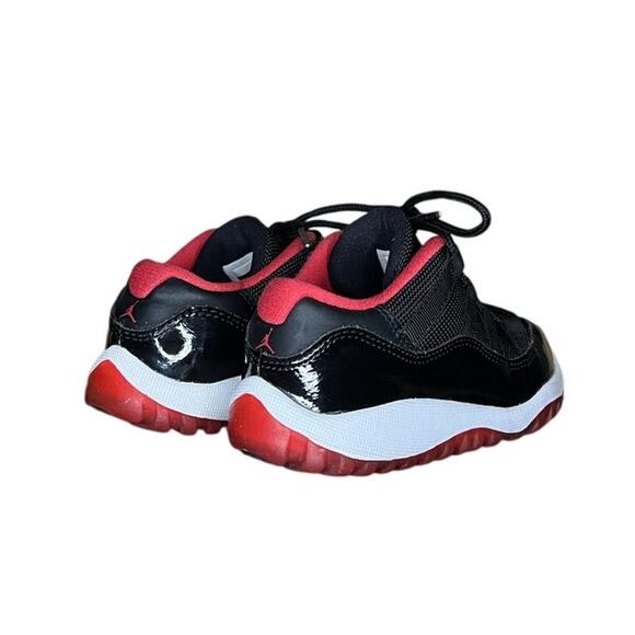 ***SOLD*** Nike Air Jordan 11 Retro Low "Bred" GS Sneakers Size 9C Toddler - Picture 4 of 6
